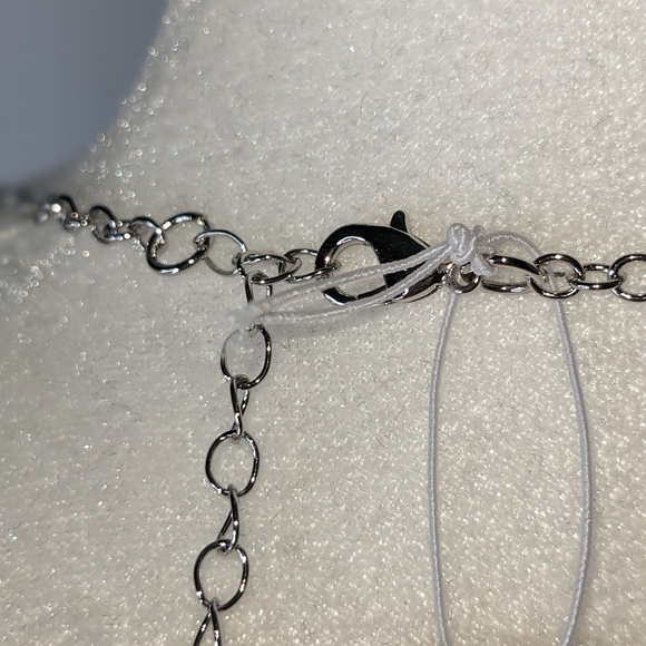 Howard's NWT Holiday Icon Christmas Penguin necklace silver gold - Picture 7 of 14